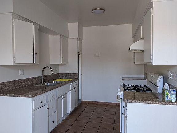 4th image of 1381 College View Dr #4