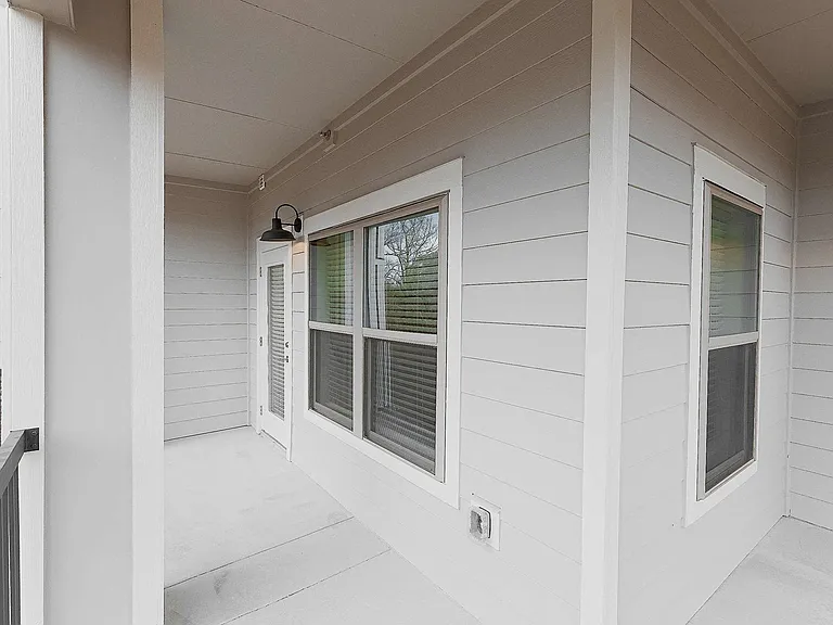 Linz Holly Springs — Photo 113