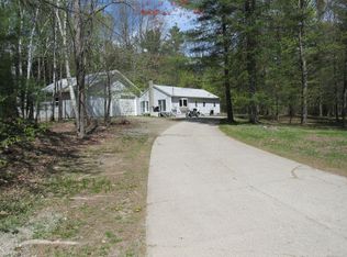 19 Hoxie Rd, Canaan, ME 04924