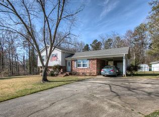 832 Myrtle Clark Kelly Rd, Mount Holly, NC 28120