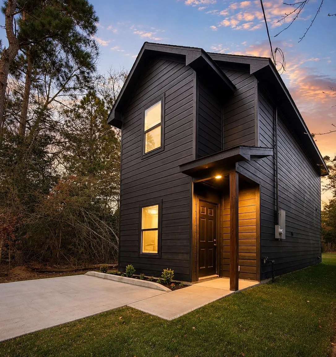 2 bed, 1.5 bath, $1,400 — Photo 1