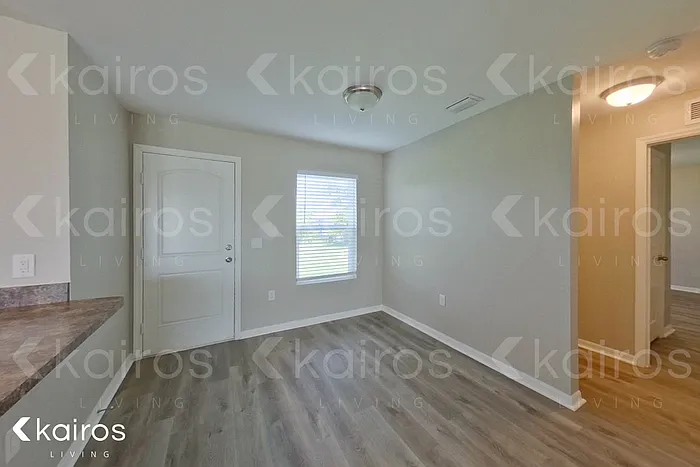 1126 NW 4th Ave — Photo 6