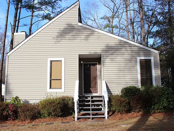 5th image of 706 River Hill Dr