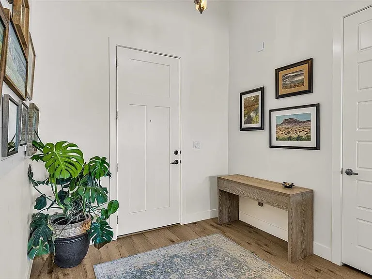 379 N 3200 W — Photo 2