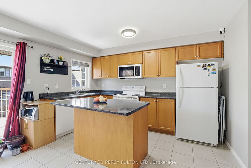 Ajax Townhouse for rent - 3 Bedrooms — photo 11