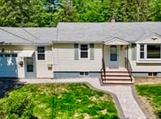 9 Hinckley Rd, Tewksbury, MA 01876
