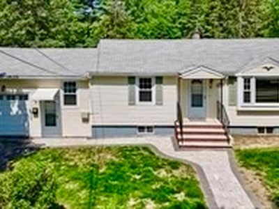 9 Hinckley Rd, Tewksbury, MA, 01876