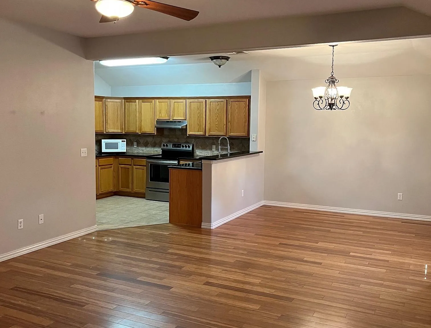 1120 La Mirada — Photo 2