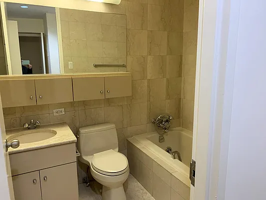 Rented by RELO REDAC INC. | media 8