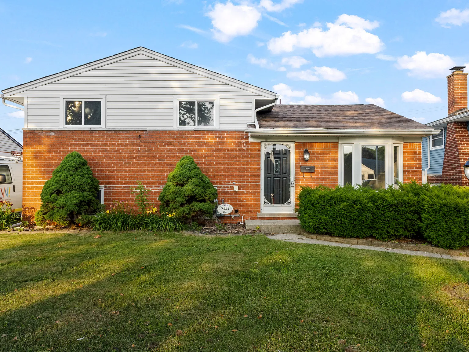 3 bed, 1695 sqft, $2,600 — Photo 3