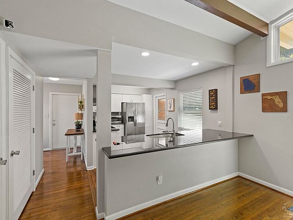 5th image of 3855 Summer Dr