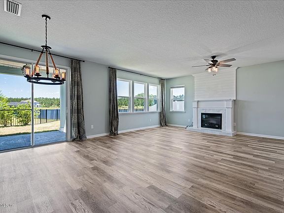 3rd image of 33 Great Pond Way