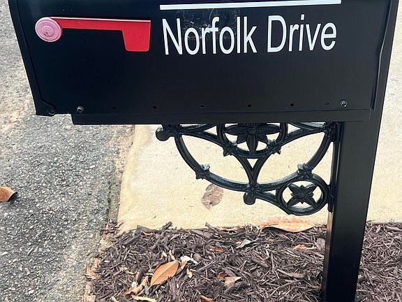 3rd image of 324 Norfolk Dr