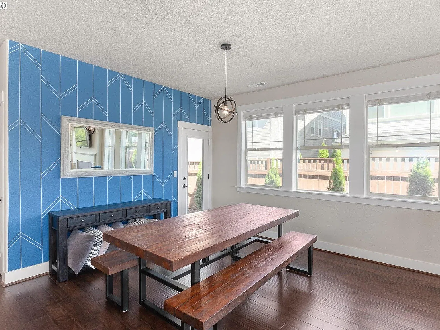 4 bed, 2002 sqft, $2,995 — Photo 4