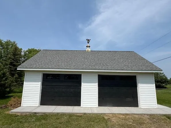 4th St NE, Staples, MN 56479