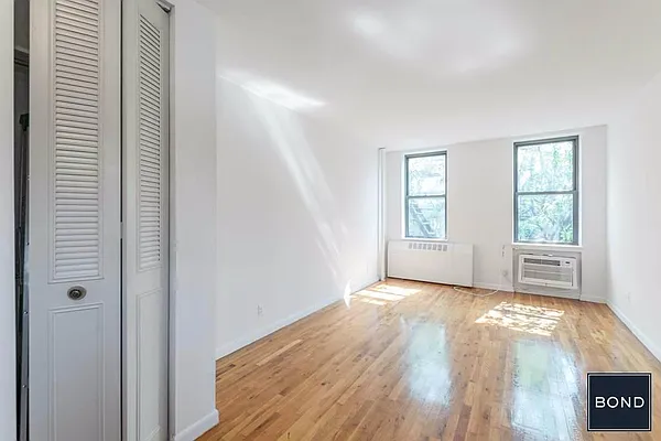 Rented by Bond New York | media 5