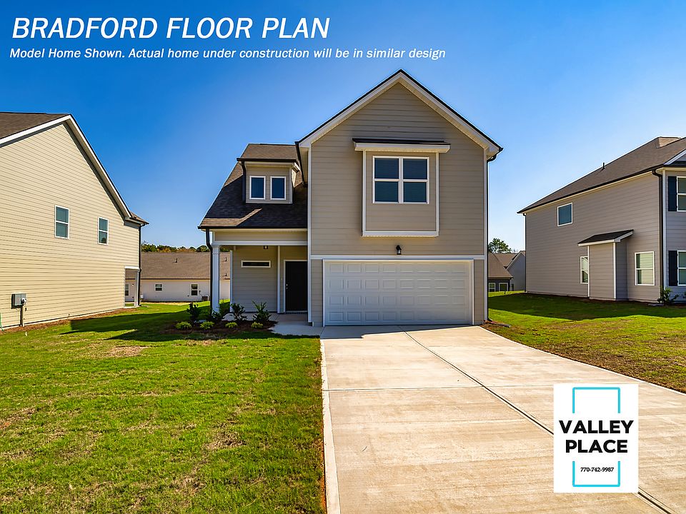 Photos shown feature the Bradford model and may not represent the exact home available for lease.