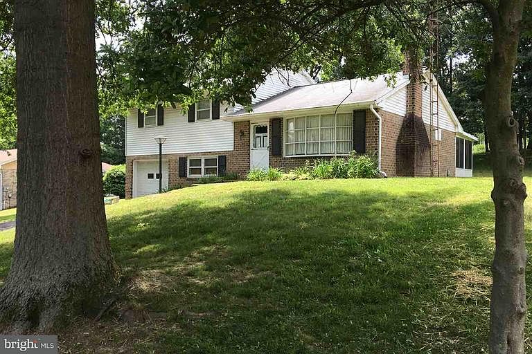 2nd image of 2156 Eden Rd