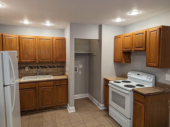4th image of 7806 Ruskin Way