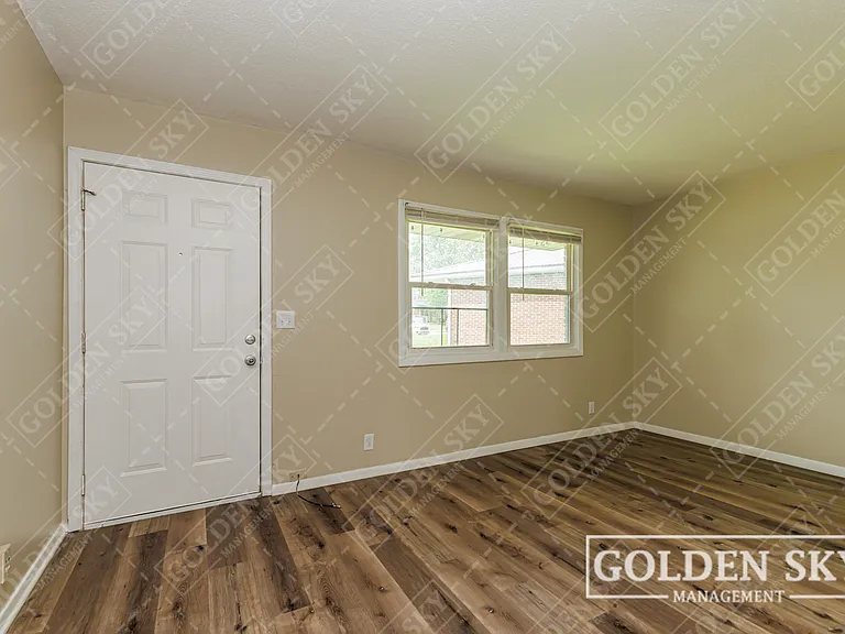 212 S Keystone Cir #212 — Photo 2