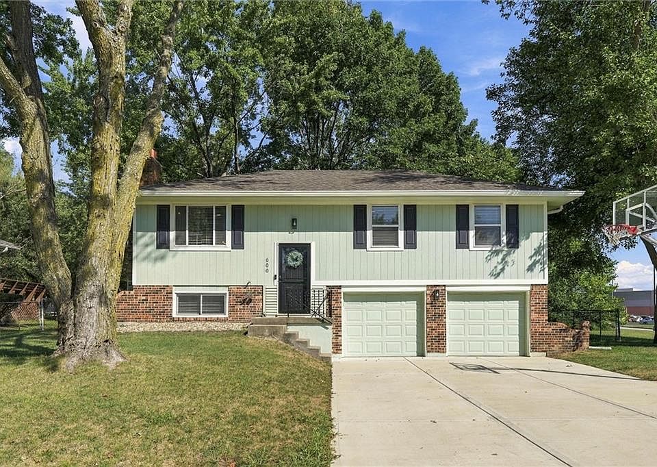 1st image of 600 SW 35th Ter