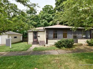 815 S 6th Ave, St Charles, IL 60174