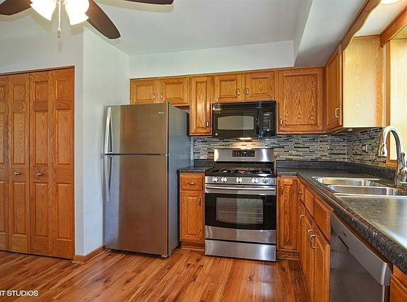 5th image of 218 N Cady Dr