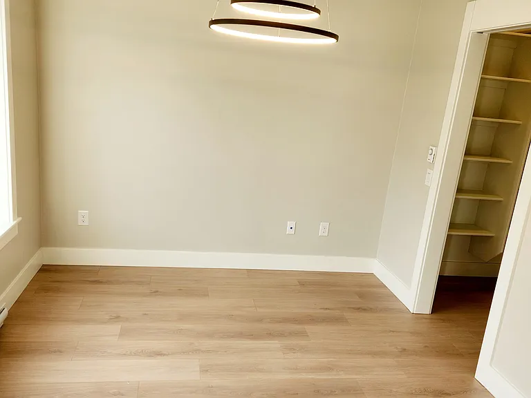 81 Honeygold Dr — Photo 5