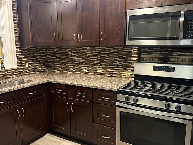 333 Linden Ln — Photo 2