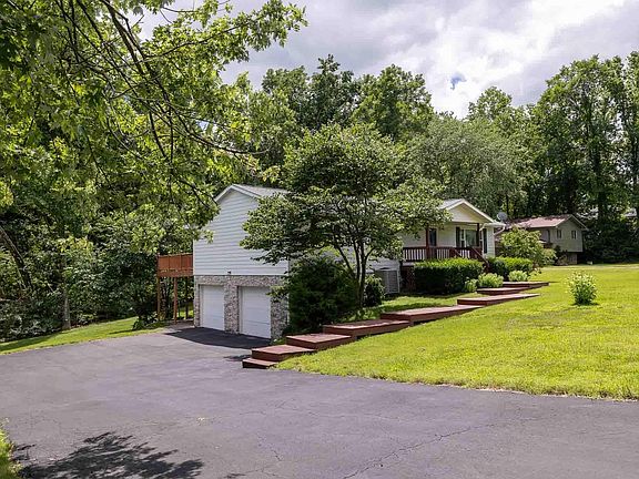 3rd image of 2909 W Fawkesway Dr