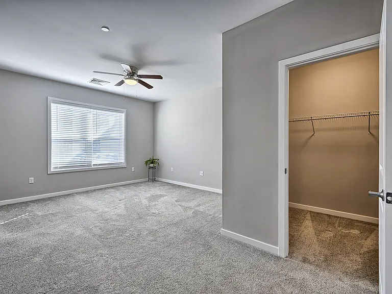 CenterPointe Apartments — Photo 11