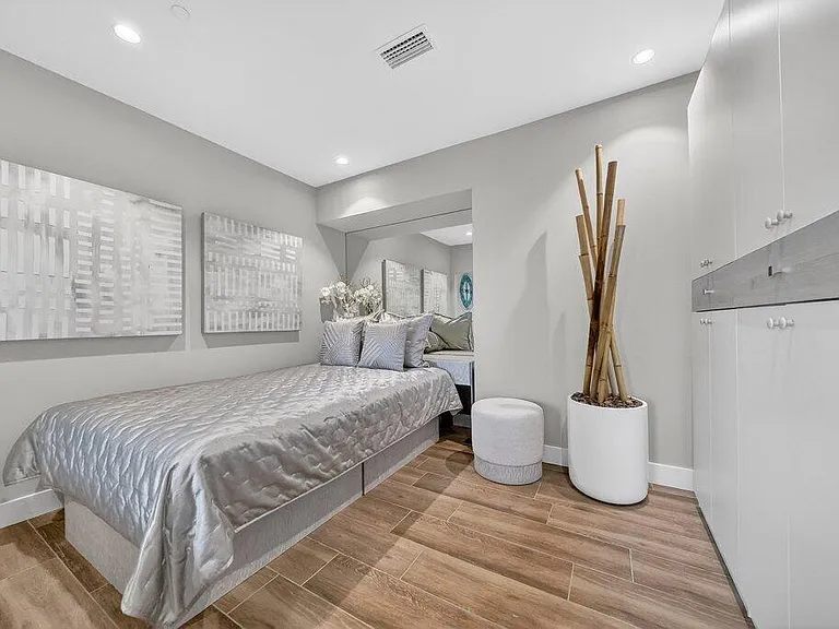 41 SW Seminole St #304 — Photo 11