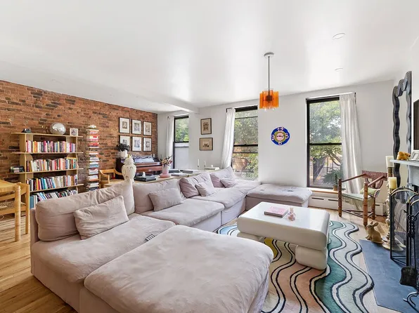 366 Lafayette Ave APT 2, Brooklyn, NY 11238