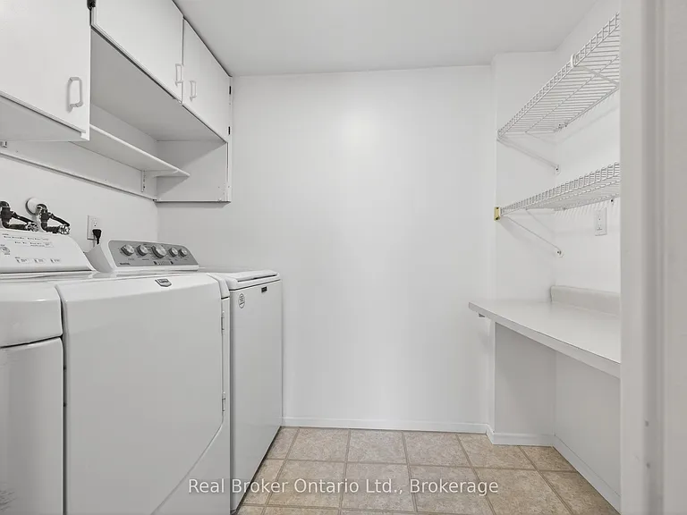 23 Woodlawn Rd E #811 — Photo 32
