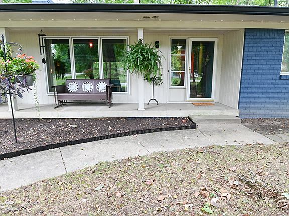 4th image of 3755 Tade Ln