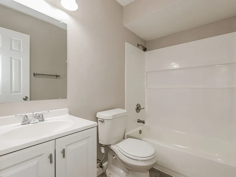 2027 Helm Ln — Photo 14