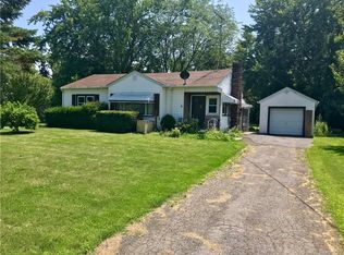 7706 Rochester Rd, Gasport, NY 14067