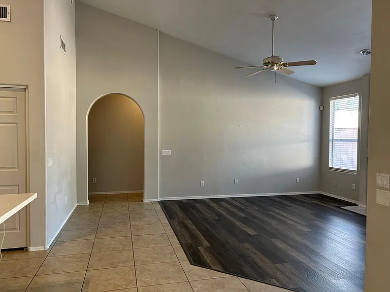 621 N Alder Dr — Photo 15