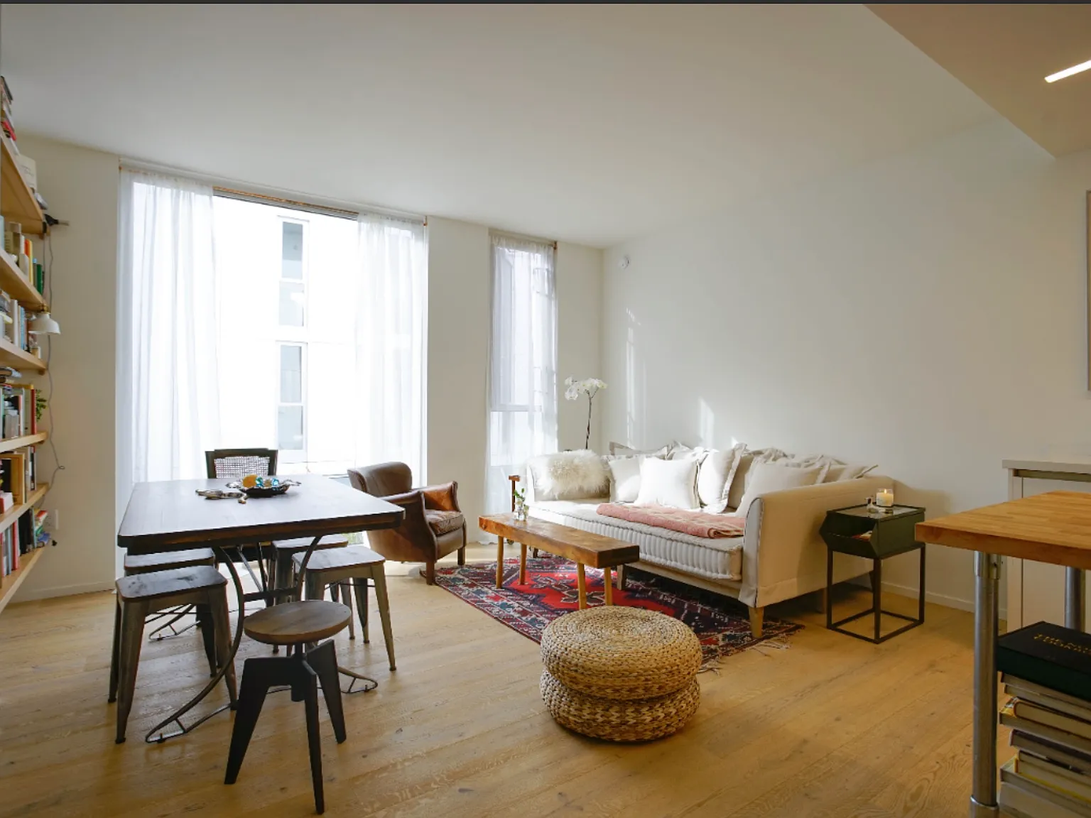 1 bed, 660 sqft, $5,849 — Photo 4