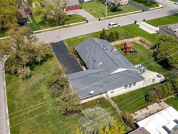 4th image of 214 Annette Dr