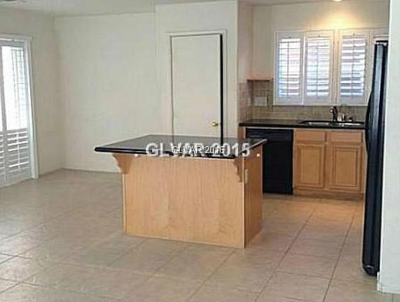2nd image of 6397 Cactus Dahlia St