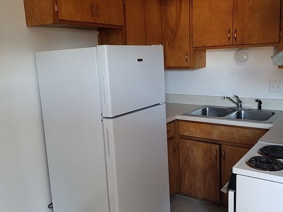 2nd image of 2217 Muscatine Ave APT 2