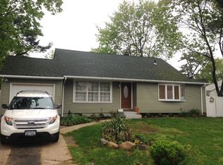 43 White St, Brentwood, NY 11717