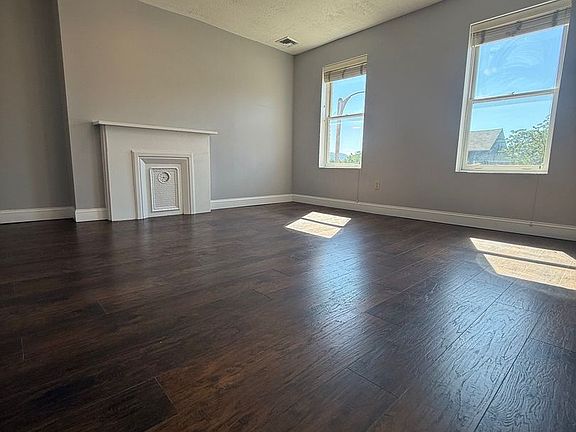 2nd image of 184 Broadway