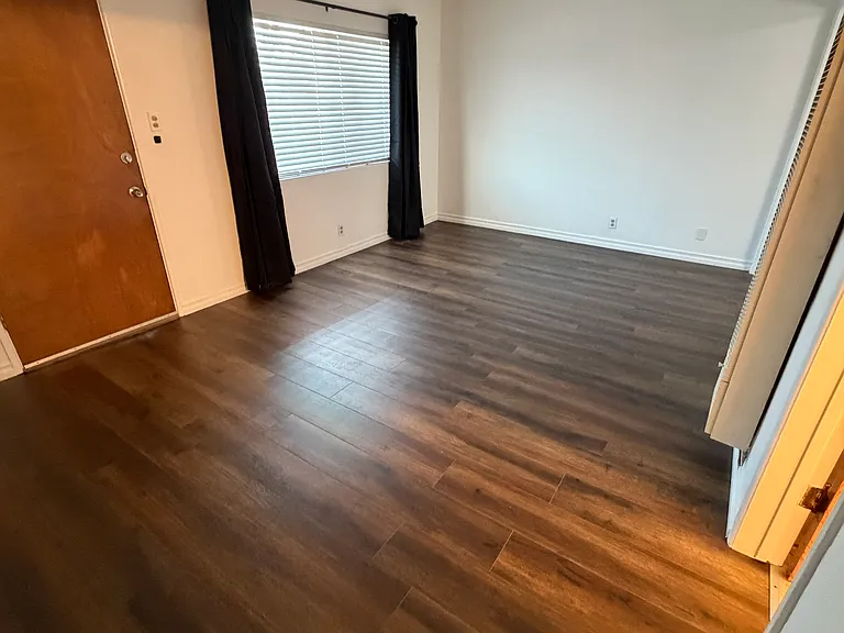 916 N Market St #3 — Photo 6