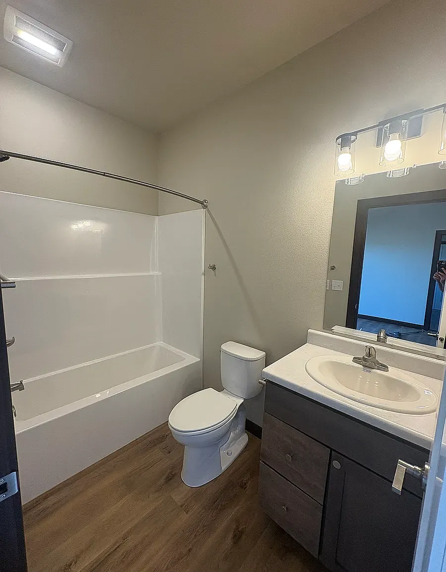 4 bed, $2,095 — Photo 3
