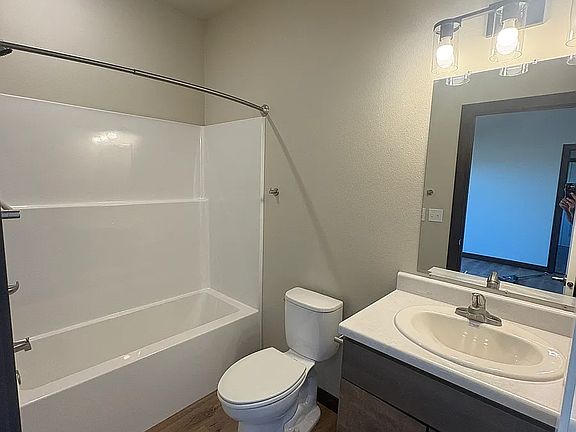 3rd image of 1012 18th St NE #4