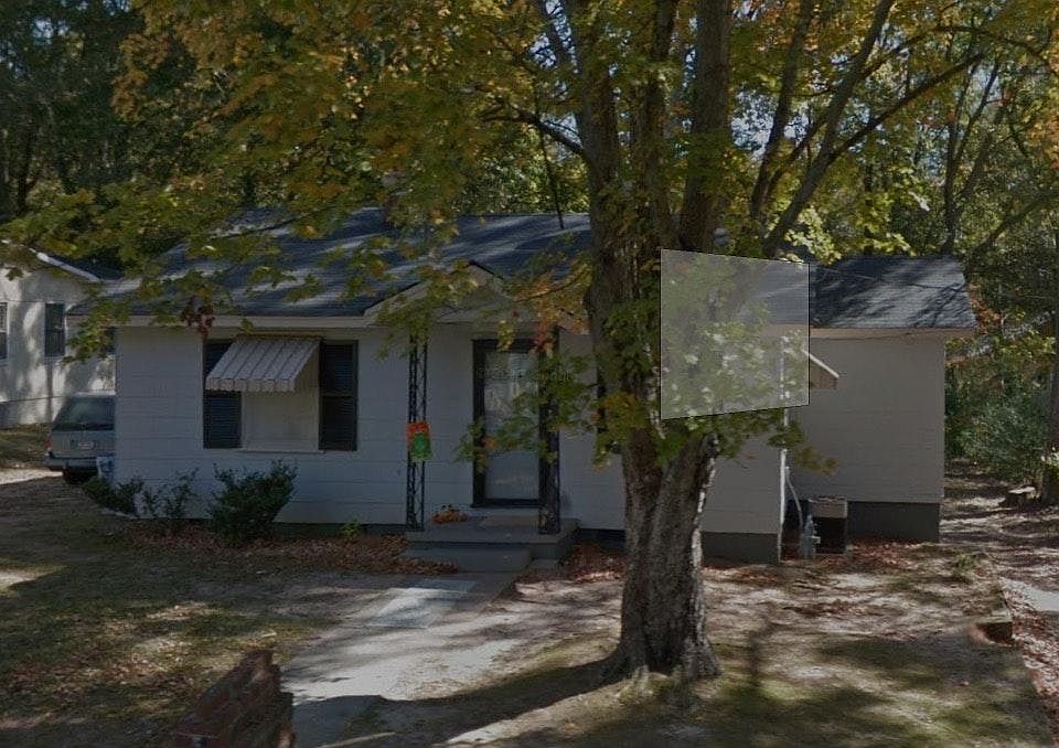 1st image of 414 Edwards Dr NE