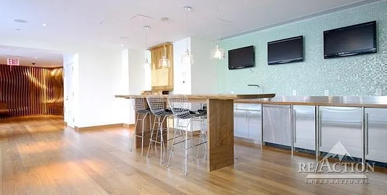 Sold by Reaction | media 20