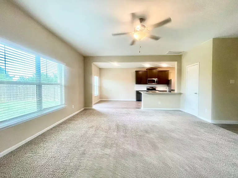 1702 Sandalwood Way — Photo 6